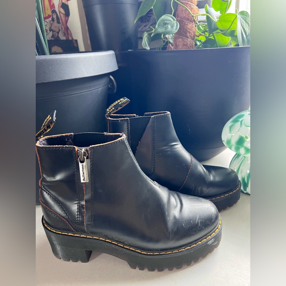 Dr. Martens Black Rometty II Vintage Smooth Leather Chelsea Boots